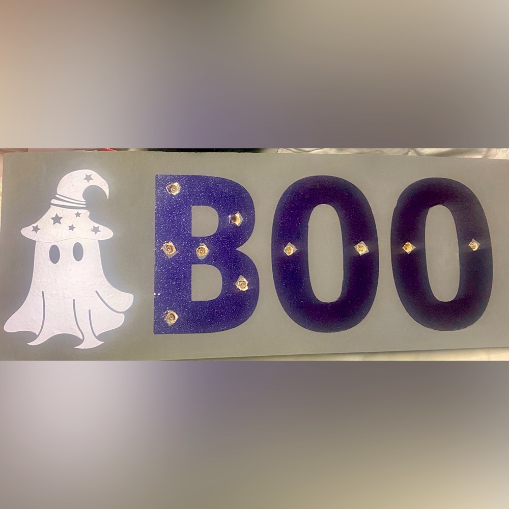NWOT…custom made Boo light up sign!!! Super cute!!! Battery operated lights!!